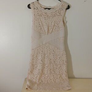 Very pretty Candalite lace dress - size small - cream/ivory color